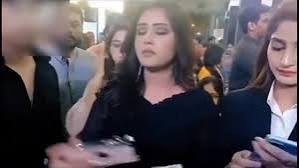 TikToker Minahil Malik's Alleged Private Video Leaked Online Minahil Malik's alleged obscene video with a friend went viral online and is doing rounds on social sites. The leaked clip was share FULL VIDEO LINK. Full minahil malik video twitter